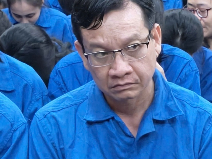 Đề nghị mức án đối với 100 bị cáo liên quan vụ kiểm nghiệm kẹo Kera và sữa Hiup