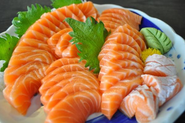 Câu chuyện chưa kể phía sau món sushi cá hồi Na Uy
