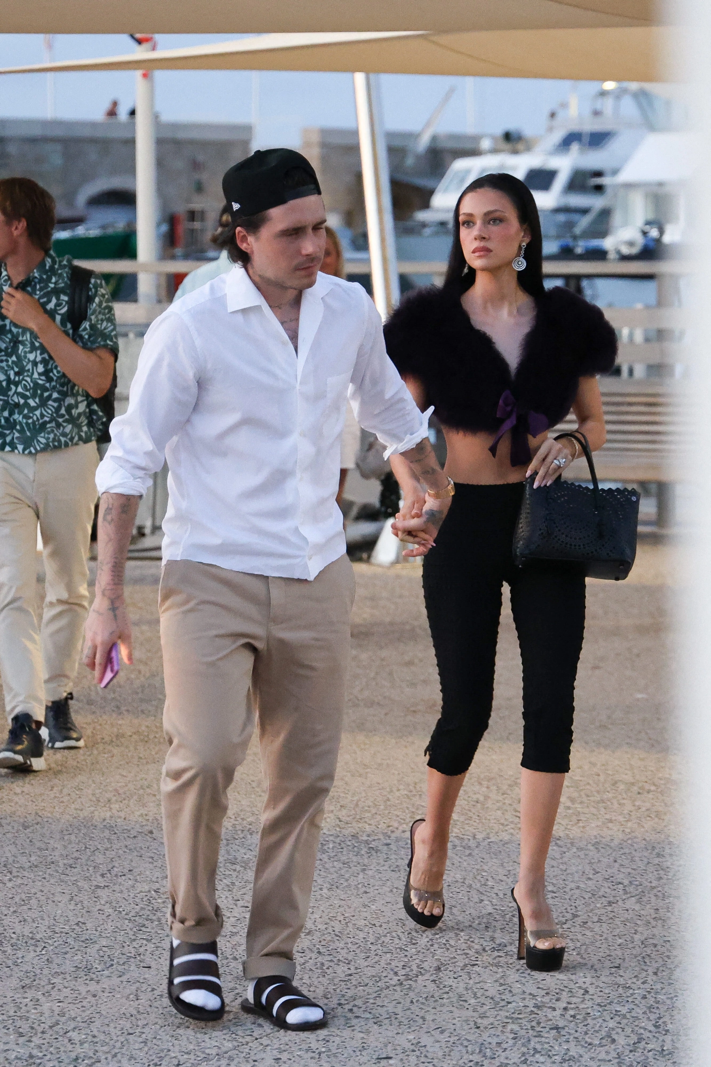 Phong cách đời thường của vợ chồng Brooklyn Beckham