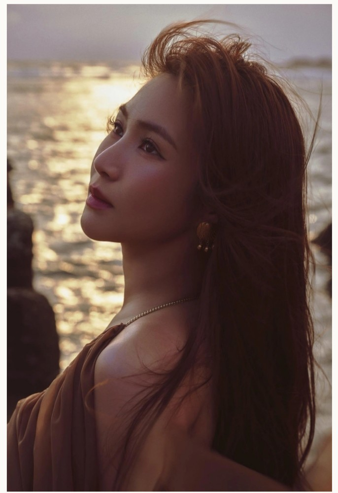 Sao Việt 1/1: Diva Hồng Nhung rạng ngời đón năm mới 2026