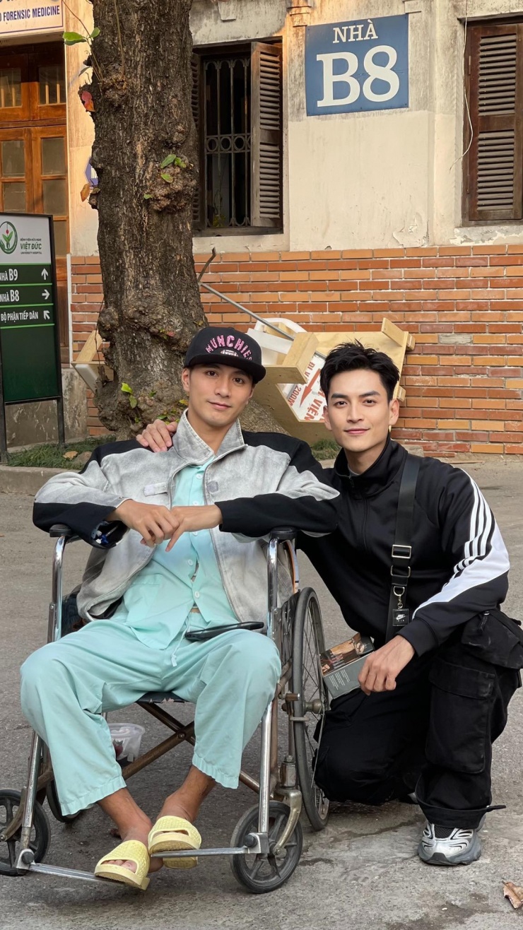 Người mẫu Việt gãy xương sườn, dập phổi ra sao sau vụ lật xe 9 người tử vong?