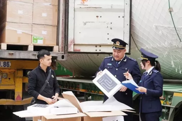 Thu ngân sách hải quan năm 2025 vượt xa dự toán, nguồn nào lớn nhất?