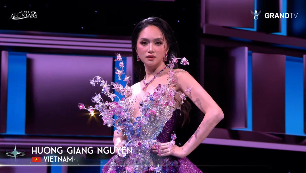Bán kết Miss Grand: Hương Giang tung chiêu "cánh bướm" rồi bay thẳng vào Top 9, lần thứ 2 được vinh danh hạng mục quan trọng