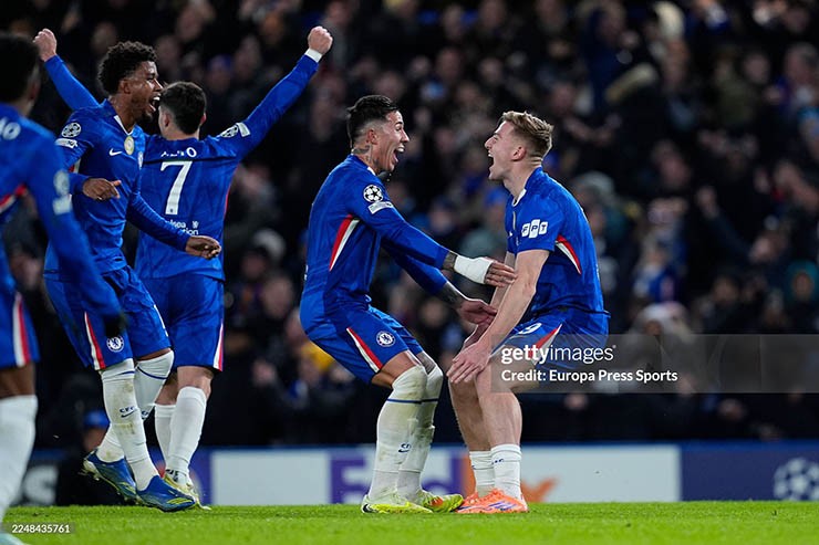 Chelsea đại thắng Barca: HLV Maresca & người hùng Estevao nói gì?