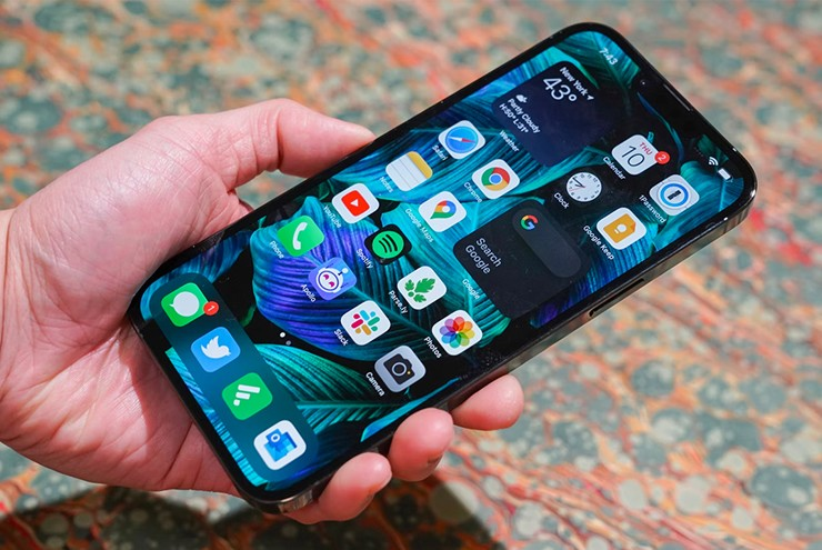 iPhone 13 bất ngờ tăng giá, vẫn là iPhone chính hãng rẻ nhất Việt Nam