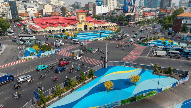 TPHCM yêu cầu tạm dừng chỉnh trang tại chợ Bến Thành, Hồ Con Rùa